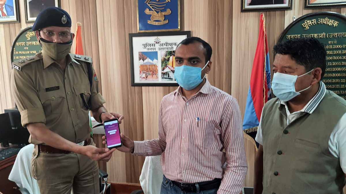 जिलाधिकारी व पुलिस अधीक्षक ने कोविड फ्री उत्तरकाशी ऐप किया लांच