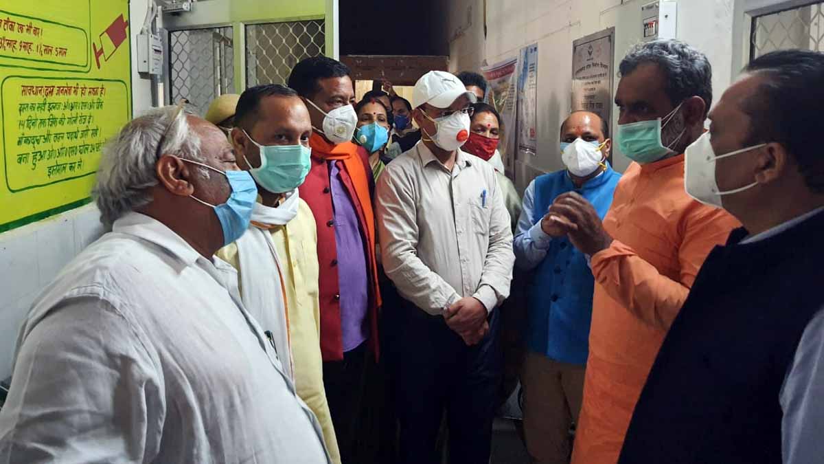 स्‍थानीय विधायकों के साथ राज्य मंत्री यतीश्वरानंद ने कोविड-19 से निपटने के लिए स्वास्थ्य व्यस्थाओं का लिया जायजा   